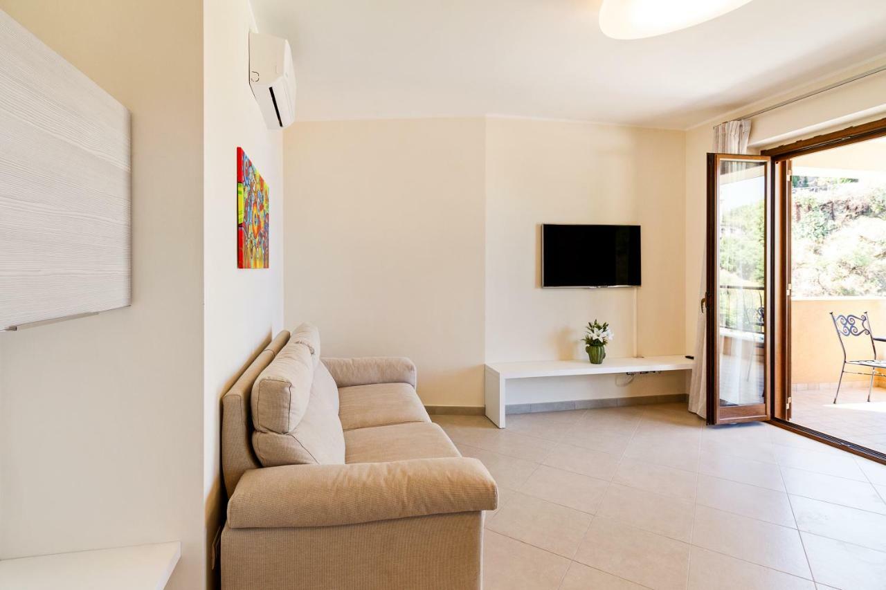 Appartamento Calipso Seaview Flat With Private Parking Taormina Esterno foto