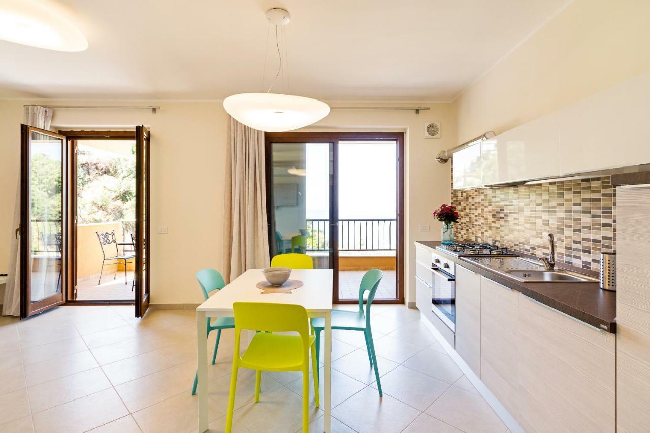 Appartamento Calipso Seaview Flat With Private Parking Taormina Esterno foto